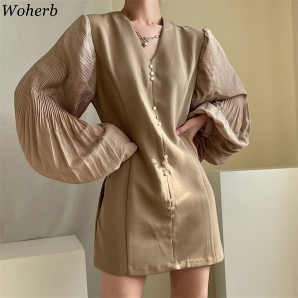 spring korean chic v-neck women dresses elegant lantern sleeve solid vestidos vintage patchwork loose femme robe 210519, Black;gray
spring korean chic v-neck women dresses elegant lantern sleeve solid vestidos vintage patchwork loose femme robe 210519, Black;gray