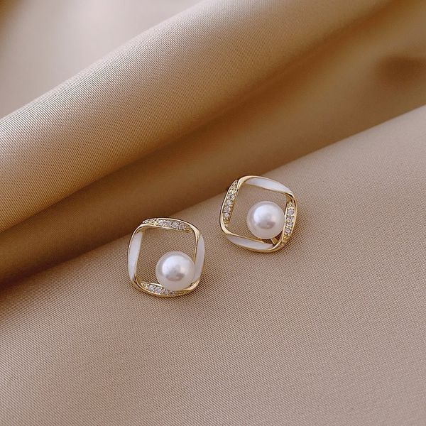 korean simple square geometric pearl earrings 2021 diamond studded oil dripping women's high-grade baroque, Golden
korean simple square geometric pearl earrings 2021 diamond studded oil dripping women's high-grade baroque, Golden