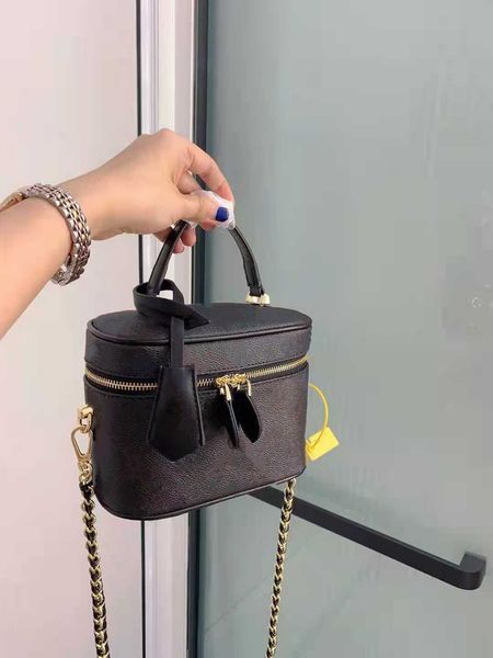toiletry fashion lady cosmetic bags travel wash handbags old cobbler handbag women's single shoulder chain messenger bag wallet 828
toiletry fashion lady cosmetic bags travel wash handbags old cobbler handbag women's single shoulder chain messenger bag wallet 828