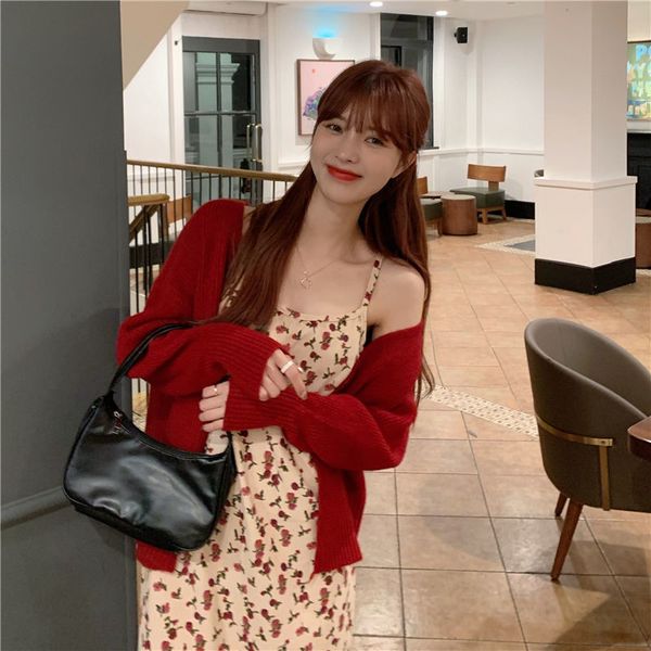 casual dresses french floral skirt spring and summer elegant v-neck strap mid-length, Black;gray
casual dresses french floral skirt spring and summer elegant v-neck strap mid-length, Black;gray