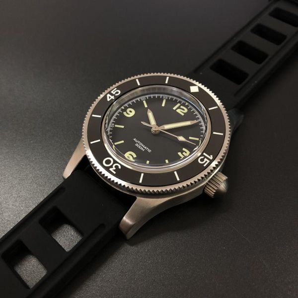 men's diving wrist watches nh35 automatic movement 300m water resistance ceramic bezel luminous marks male's relogio wristwatches, Slivery;brown
men's diving wrist watches nh35 automatic movement 300m water resistance ceramic bezel luminous marks male's relogio wristwatches, Slivery;brown