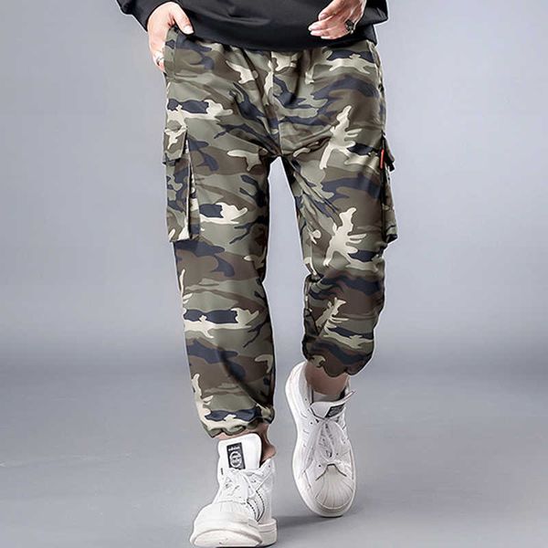 casual loose men trousers personality sports trousers land camouflage overalls trousers pants plus size x0621, Blue
casual loose men trousers personality sports trousers land camouflage overalls trousers pants plus size x0621, Blue