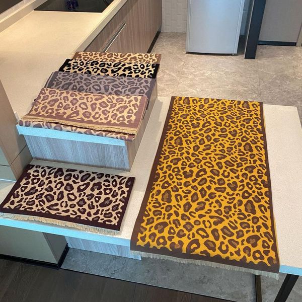 scarves 2021 korean winter imitation cashmere women's scarf short beard leopard jacquard warm and thickened with cold proof shawl, Blue;gray
scarves 2021 korean winter imitation cashmere women's scarf short beard leopard jacquard warm and thickened with cold proof shawl, Blue;gray