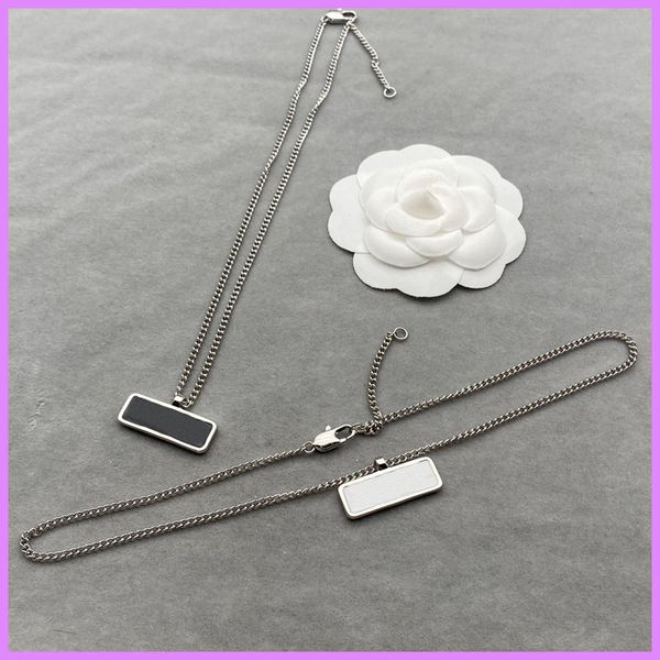2021 new women mens necklace designer neck lace luxury designer jewelry pendant street fashion square halskette with box summer d217222f, Silver
2021 new women mens necklace designer neck lace luxury designer jewelry pendant street fashion square halskette with box summer d217222f, Silver