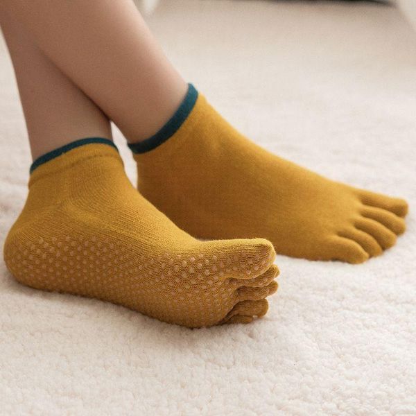 spring autumn five-finger yoga toe socks non-slip professional female trampoline pilates indoor soft bottom thick keep warm sports, Black
spring autumn five-finger yoga toe socks non-slip professional female trampoline pilates indoor soft bottom thick keep warm sports, Black