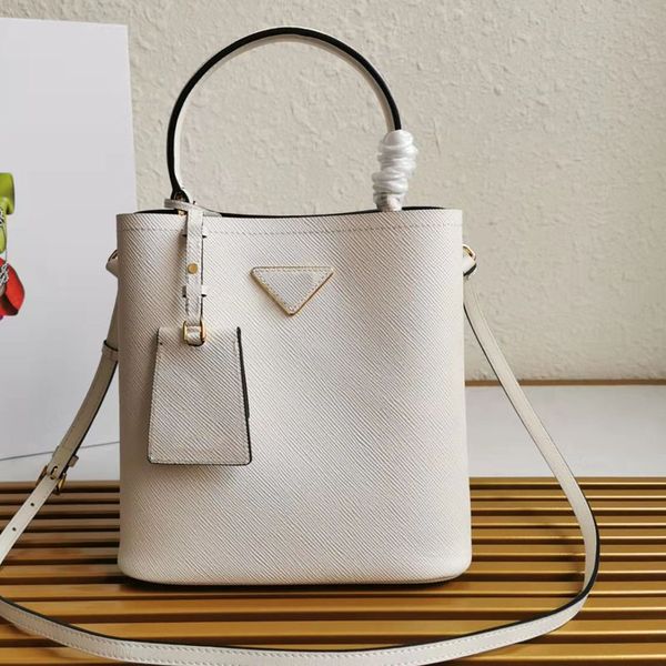 luxury bucket bag lady designer bag classic crossbody leather handbag womens composite tote ladies shoulder bags plain open hard nylon singl
luxury bucket bag lady designer bag classic crossbody leather handbag womens composite tote ladies shoulder bags plain open hard nylon singl