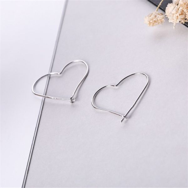 s925 pure silver creative love simple stud korean fresh versatile earrings, Golden;silver
s925 pure silver creative love simple stud korean fresh versatile earrings, Golden;silver