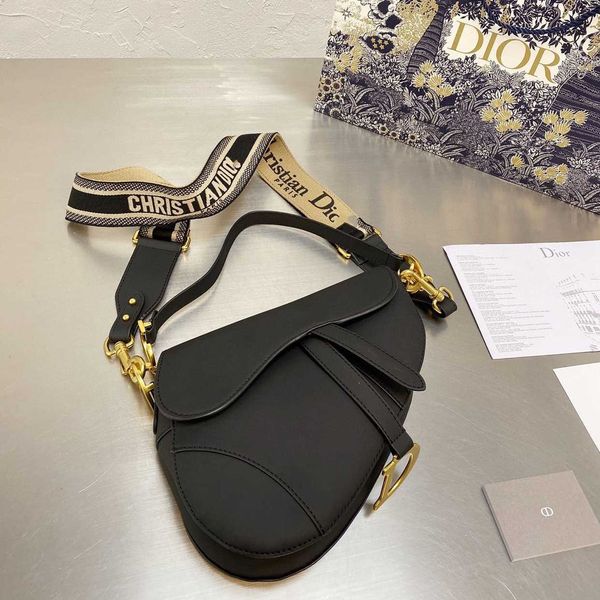 d jia di 2021 new style women's bag saddle bag messenger leather big fashion cool sweet handbag zly
d jia di 2021 new style women's bag saddle bag messenger leather big fashion cool sweet handbag zly