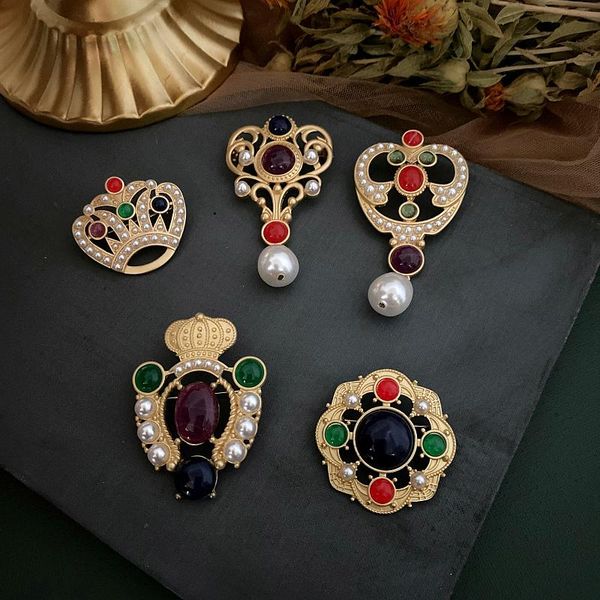 pins, brooches 2021 direct selling tin alloy enamel pin western style court retro matte pearl color brooch french simple and luxurious, Gray
pins, brooches 2021 direct selling tin alloy enamel pin western style court retro matte pearl color brooch french simple and luxurious, Gray