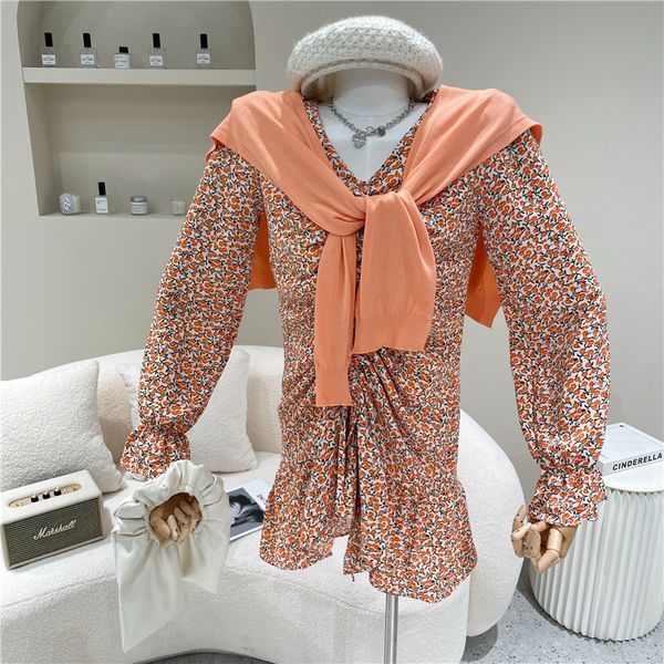 spring summer 2021 design of feminine fashion niche cleavage v floral retro-temperament style dress in drawstring, Black;gray
spring summer 2021 design of feminine fashion niche cleavage v floral retro-temperament style dress in drawstring, Black;gray