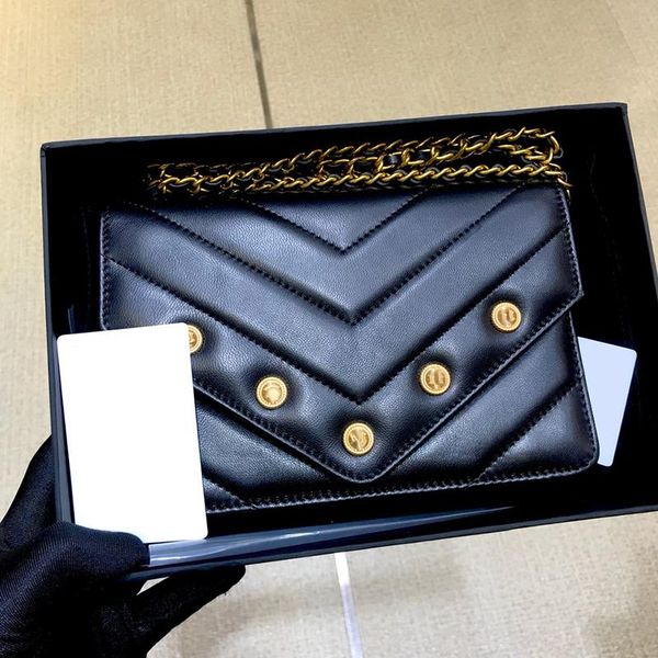 2021 style women bags import sheepskin rivet herringbone the body feels great a simple universal practical fashion bags
2021 style women bags import sheepskin rivet herringbone the body feels great a simple universal practical fashion bags