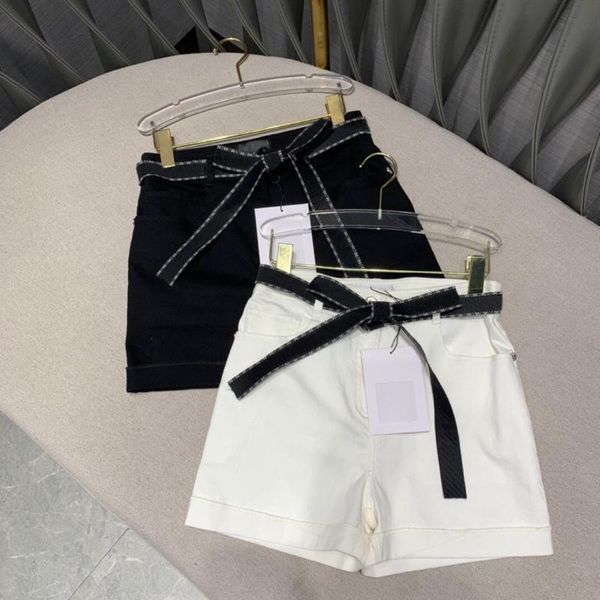 women's shorts roll-up hem summer solid color cotton with lace up belt high-end women clothing, White;black
women's shorts roll-up hem summer solid color cotton with lace up belt high-end women clothing, White;black