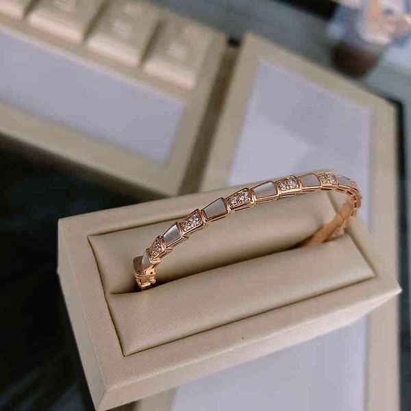 seiko snake bone colorful white shell b home 18k silver plated bracelet heavy industry 925 light luxury jewelry hand, Golden;silver
seiko snake bone colorful white shell b home 18k silver plated bracelet heavy industry 925 light luxury jewelry hand, Golden;silver