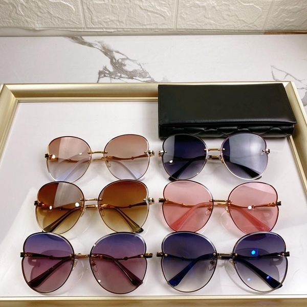 sunglasses international brand vintage luxury women olive green frame oversided designer with original box and logo, White;black
sunglasses international brand vintage luxury women olive green frame oversided designer with original box and logo, White;black