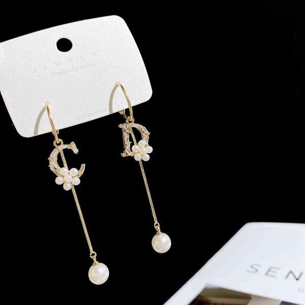 2021 new designer family jewelry earrings fairy silver needle c-ring pearl earrings temperament letter tassel female, Golden
2021 new designer family jewelry earrings fairy silver needle c-ring pearl earrings temperament letter tassel female, Golden