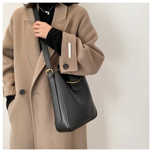 shoulder bags retro casual women's handbag simple design female bag for carnival present lady gift crossbody decoration pu leather versa
shoulder bags retro casual women's handbag simple design female bag for carnival present lady gift crossbody decoration pu leather versa