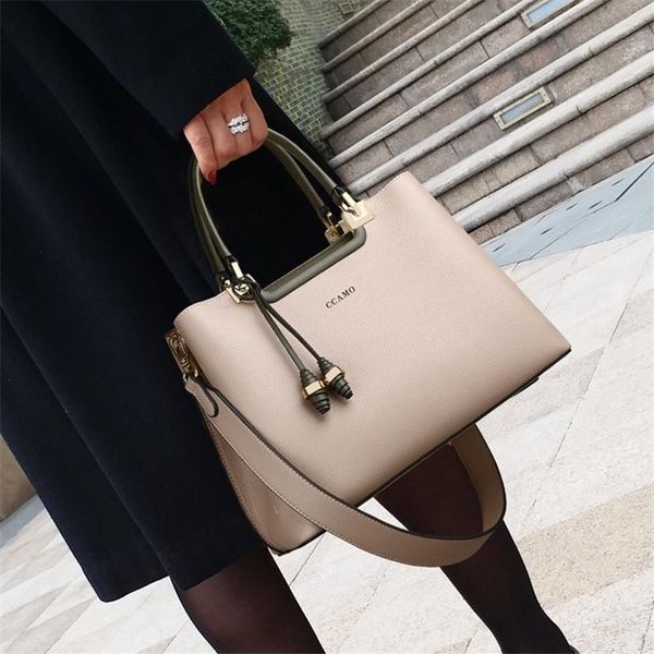 evening bags 2021 fashion leather large-capacity messenger bag versatile simple shoulder luxury handbags women designer sac a main
evening bags 2021 fashion leather large-capacity messenger bag versatile simple shoulder luxury handbags women designer sac a main