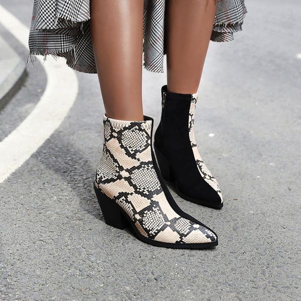 dress shoes bota feminina de inverno com estampa cobra, botas plataforma tornozelo bico fino ocintal, sapatos salto grosso para mulheres hru, Black
dress shoes bota feminina de inverno com estampa cobra, botas plataforma tornozelo bico fino ocintal, sapatos salto grosso para mulheres hru, Black