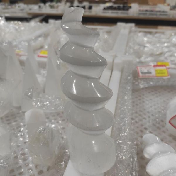 1pcs polished natural selenite crystal spiral tower "smooth energy bar log decorative objects & figurines
1pcs polished natural selenite crystal spiral tower "smooth energy bar log decorative objects & figurines