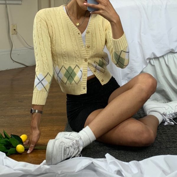 heyoungirl yellow y2k argyle cropped cardigan women autumn cute casual knitted sweater v neck vintage jumper ladies streetwear, White;black
heyoungirl yellow y2k argyle cropped cardigan women autumn cute casual knitted sweater v neck vintage jumper ladies streetwear, White;black