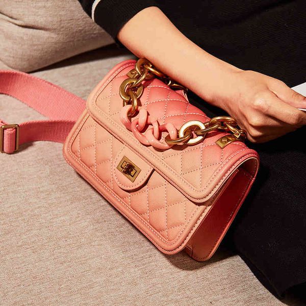 2021 latest style wide strap women evening bags caviar genuine leather ladys small square bag with rhombic gradient message handbag
2021 latest style wide strap women evening bags caviar genuine leather ladys small square bag with rhombic gradient message handbag
