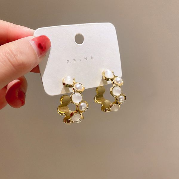 c-shaped pearl cat's eye stone earrings 2021 fashion style, luxurious and high-grade, Silver
c-shaped pearl cat's eye stone earrings 2021 fashion style, luxurious and high-grade, Silver