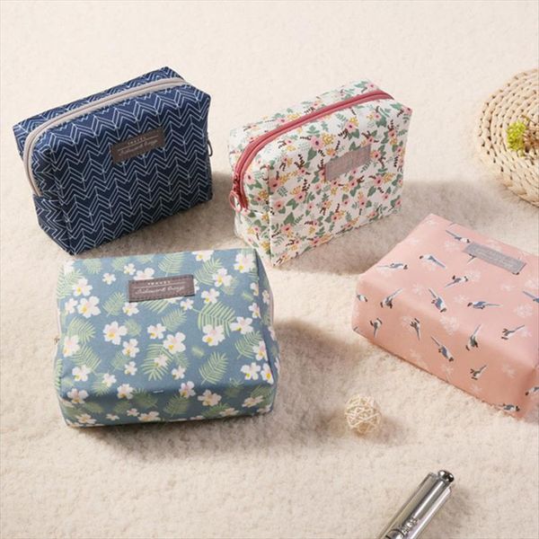 large capacity sweet cosmetic bags floral pattern wash women makeup pouch travel organizer portable toiletry kit
large capacity sweet cosmetic bags floral pattern wash women makeup pouch travel organizer portable toiletry kit