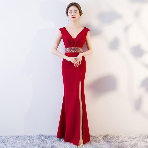 ethnic clothing style halter back slim slimming bag hips fishtail nightclub banquet annual meeting car model catwalk evening dress, Red
ethnic clothing style halter back slim slimming bag hips fishtail nightclub banquet annual meeting car model catwalk evening dress, Red