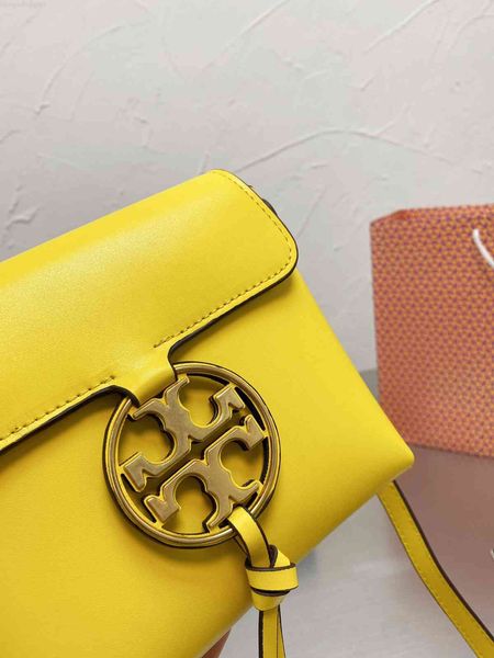 new tb tassel miller small square bag flip color one shoulder slanting cross bag light luxury women's bag 20*15 hileng
new tb tassel miller small square bag flip color one shoulder slanting cross bag light luxury women's bag 20*15 hileng