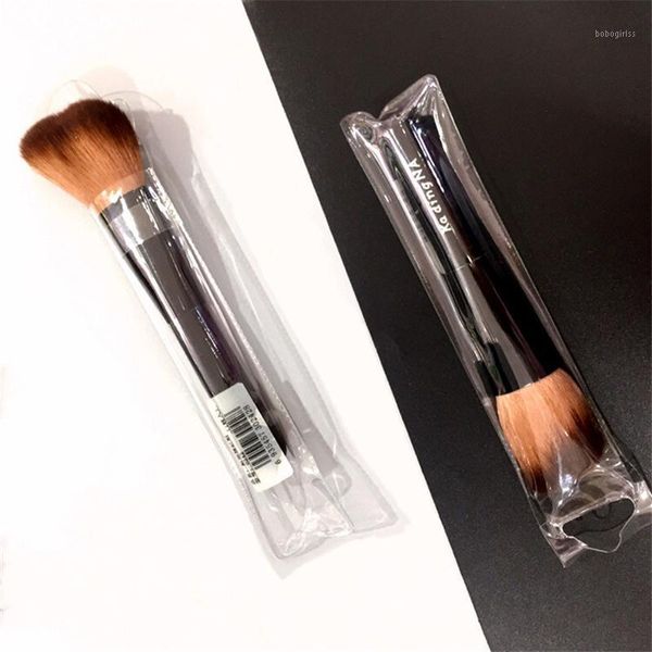 single wooden handle blush loose powder brush man-made fiber hair easy to apply makeup beauty tool1
single wooden handle blush loose powder brush man-made fiber hair easy to apply makeup beauty tool1