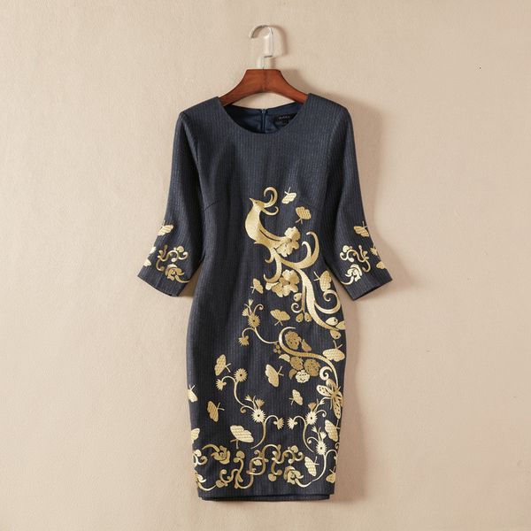 spring runway design pencil embroidered in the office elegant lady knee party black femme bathrobe dress, Black;gray
spring runway design pencil embroidered in the office elegant lady knee party black femme bathrobe dress, Black;gray