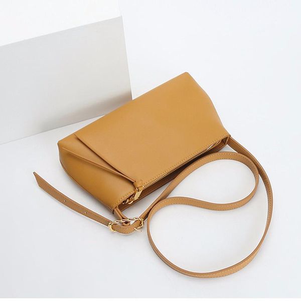 cross body genuine leather bag women handbags fashion simple small shoulder messenger wild square bags
cross body genuine leather bag women handbags fashion simple small shoulder messenger wild square bags