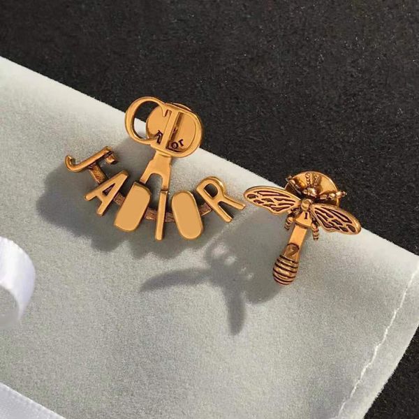 star letter women's earrings s925 silver needle 2021 new fashion little bee earrings, Golden;silver
star letter women's earrings s925 silver needle 2021 new fashion little bee earrings, Golden;silver