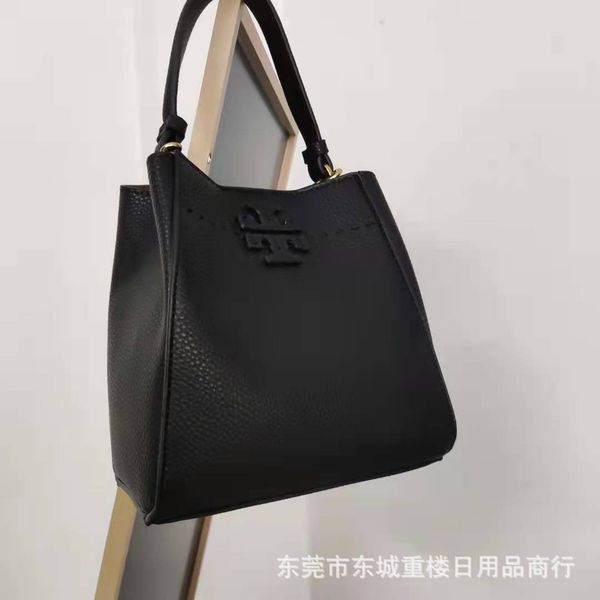 luxury handbags same lychee pattern solid color bucket bag single shoulder messenger bag women's handbag
luxury handbags same lychee pattern solid color bucket bag single shoulder messenger bag women's handbag