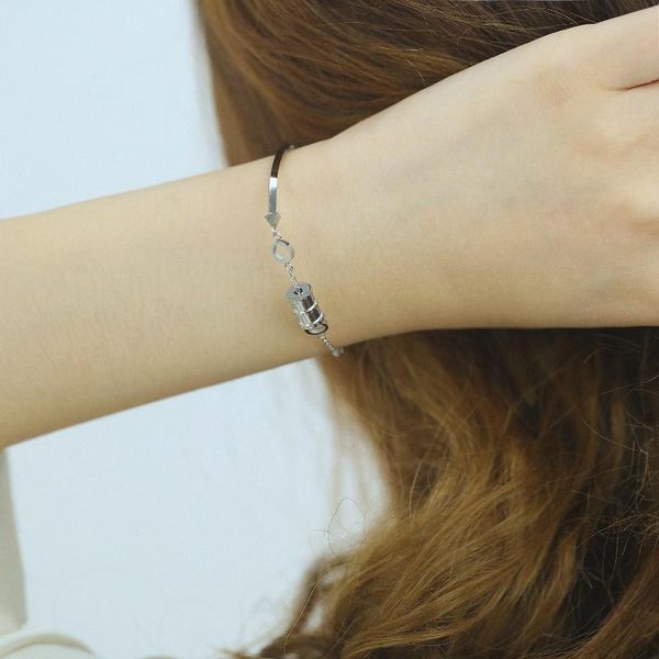 charm bracelets fashion bracelet titanium steel women simple and versatile geometric ins minority girlfriends accessories, Golden;silver
charm bracelets fashion bracelet titanium steel women simple and versatile geometric ins minority girlfriends accessories, Golden;silver