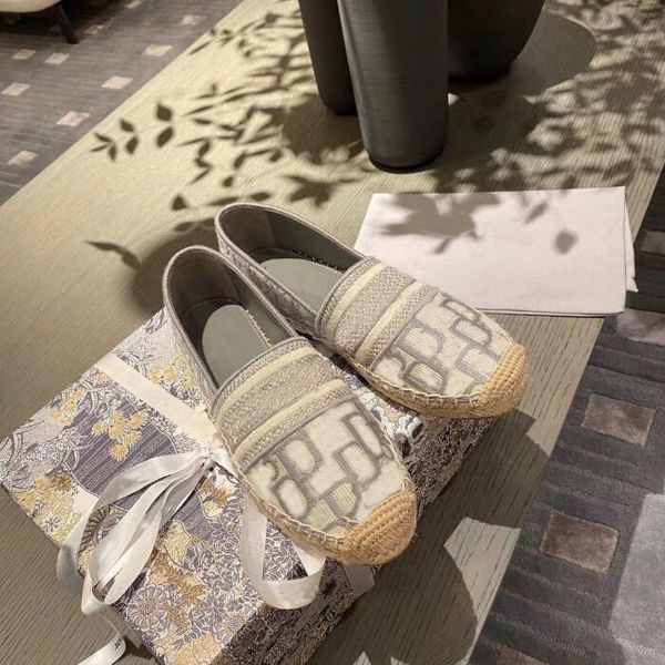 2021 women luxurys casual shoes espadrilles summer designers ladies flat beach half slippers fashion woman loafers fisherman canvas shoe wit, Black
2021 women luxurys casual shoes espadrilles summer designers ladies flat beach half slippers fashion woman loafers fisherman canvas shoe wit, Black
