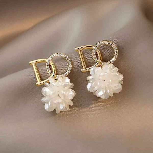 brand rings s925 silver needle earrings advanced flower earrings design sense of minority net red temperament letter pearl flower, Golden
brand rings s925 silver needle earrings advanced flower earrings design sense of minority net red temperament letter pearl flower, Golden