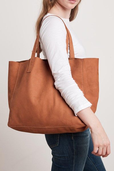 evening bags europe and the united states retro soft leather handbag one-shoulder large capacity 2021 tote bag for women
evening bags europe and the united states retro soft leather handbag one-shoulder large capacity 2021 tote bag for women