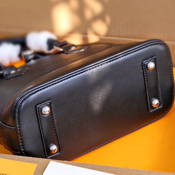 women plian water ripple handbag purse shell bag female shoulder bags genuine leather lock zipper soft handbags wallet with split shoulders
women plian water ripple handbag purse shell bag female shoulder bags genuine leather lock zipper soft handbags wallet with split shoulders
