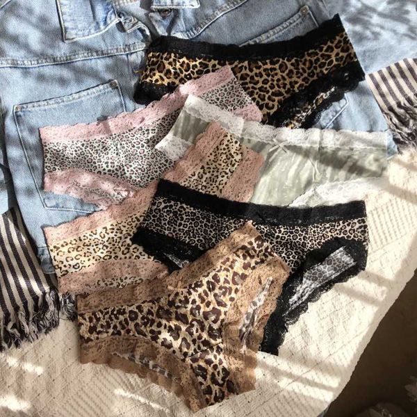 women's panties women lace leopard print breathable underwear silky underpants seamless lingerie mid waist pants tangas female, Black;white
women's panties women lace leopard print breathable underwear silky underpants seamless lingerie mid waist pants tangas female, Black;white