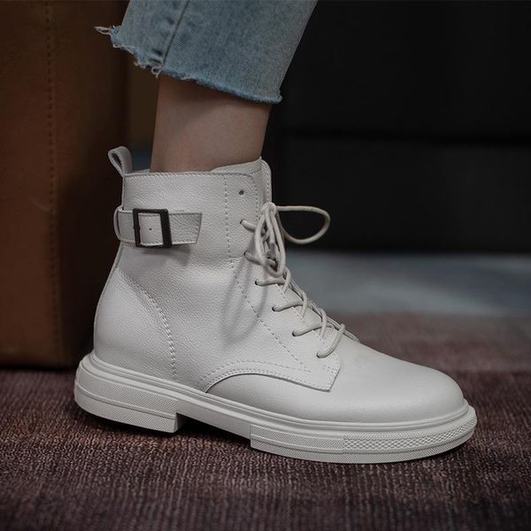 boots fashion women's black in autumn 2021
boots fashion women's black in autumn 2021