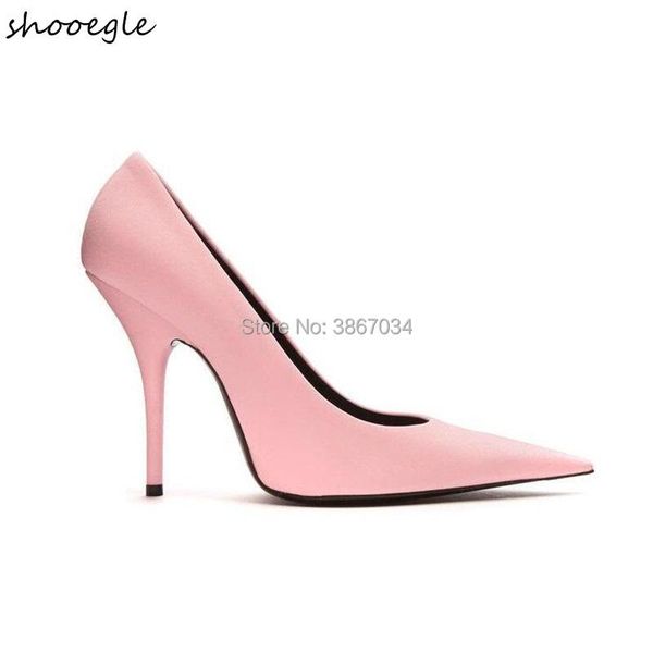 fashion pointed toe silk and satin shallow mouth genuine leather dinner party high-heeled woman dress shoes, Black
fashion pointed toe silk and satin shallow mouth genuine leather dinner party high-heeled woman dress shoes, Black