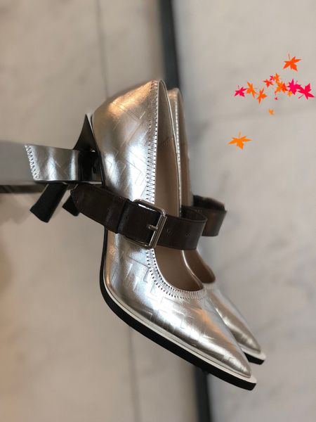 2021 fashion women shoes pumps casual sandals designer leather spikes slingback high heels designers luxury slides shoess with logo and box, Black
2021 fashion women shoes pumps casual sandals designer leather spikes slingback high heels designers luxury slides shoess with logo and box, Black