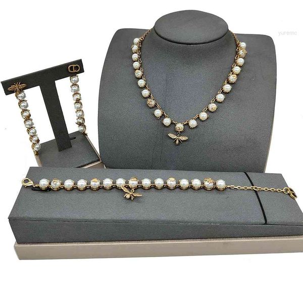 luxury designer fashion necklace dijia jewelry pearl bee bracelet earrings small fragrance cd letter temperament set, Red;brown
luxury designer fashion necklace dijia jewelry pearl bee bracelet earrings small fragrance cd letter temperament set, Red;brown