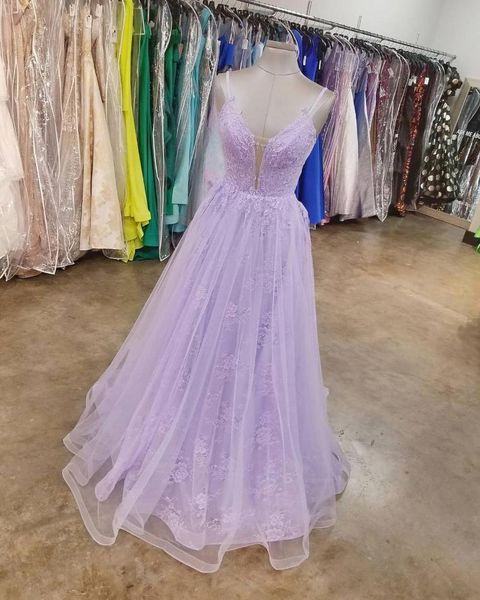 lavender a-line tulle long prom dress 2021 lace v neck spaghetti strap crystal sleeveless evening gowns formal party customize dresses, White;black
lavender a-line tulle long prom dress 2021 lace v neck spaghetti strap crystal sleeveless evening gowns formal party customize dresses, White;black