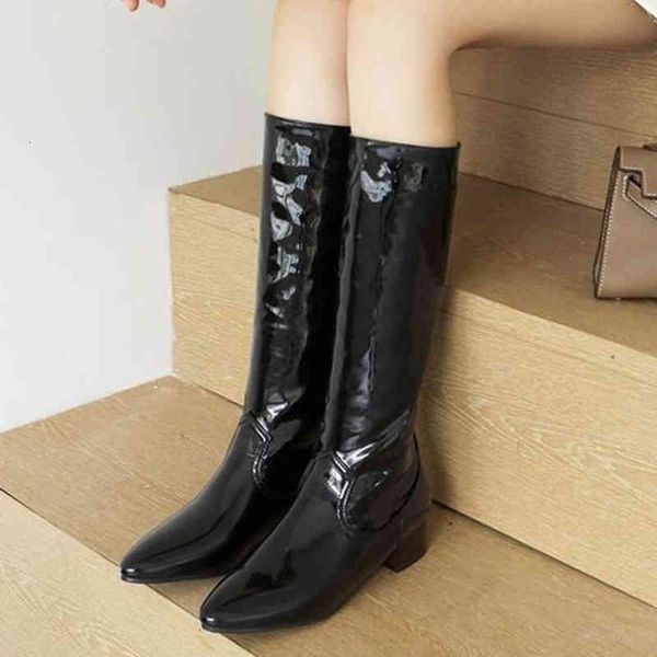 boots novo outono e inverno versão coreana de nicho fino botas femininas plana fundo cavaleiro apontou barril alto wtr6, Black
boots novo outono e inverno versão coreana de nicho fino botas femininas plana fundo cavaleiro apontou barril alto wtr6, Black