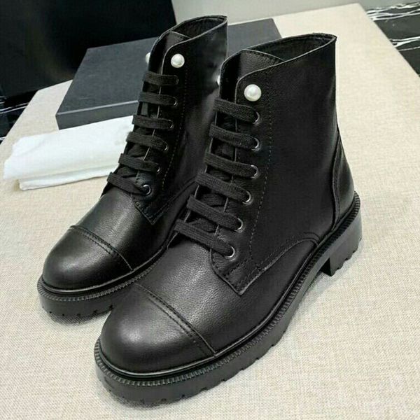 women designer ankle boots 2021 fw fashion black round toe thick heel platform martin boot
women designer ankle boots 2021 fw fashion black round toe thick heel platform martin boot