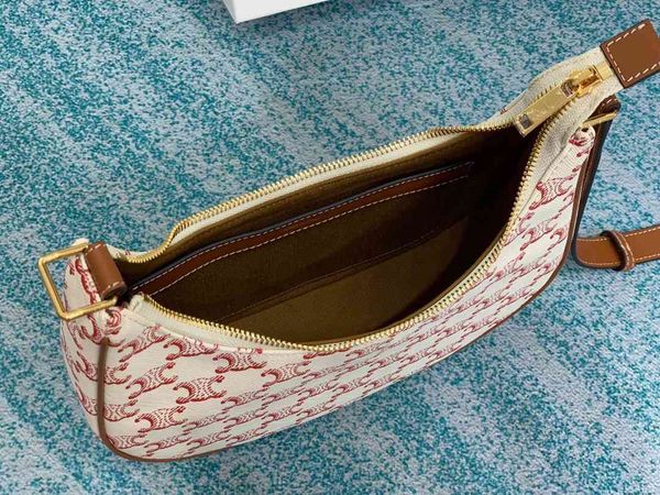 70% s tanabata limited old flower arc de armpit new portable single shoulder french stick half moon bag
70% s tanabata limited old flower arc de armpit new portable single shoulder french stick half moon bag