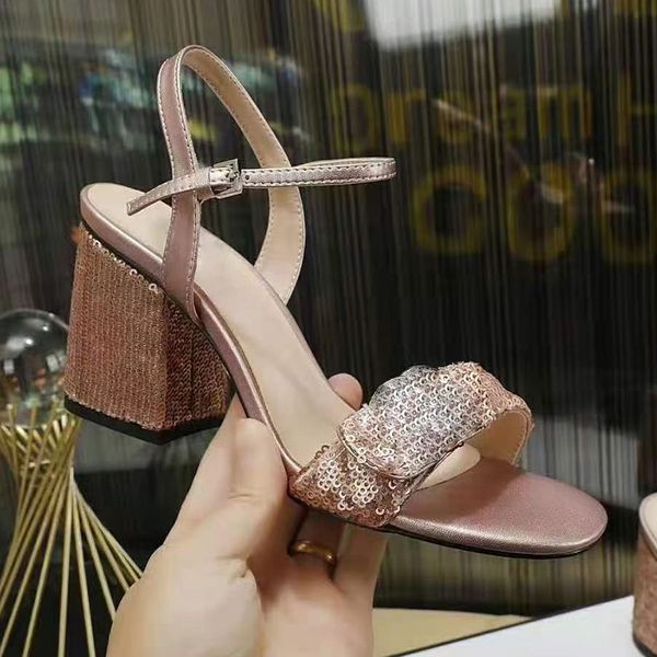 2022designer high-quality womens sandals classic buckle strap sequined cloth lady genuine leather shoe summer fashion chunky hig, Black
2022designer high-quality womens sandals classic buckle strap sequined cloth lady genuine leather shoe summer fashion chunky hig, Black