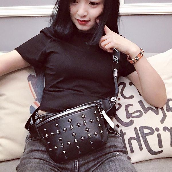 punk women's waist bag rivet female belt leather fanny pack luxury designer large capacity crossbody chest bags
punk women's waist bag rivet female belt leather fanny pack luxury designer large capacity crossbody chest bags